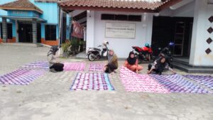 Pelatihan Pembuatan Batik Shibori